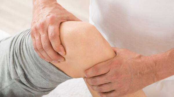 Was hilft bei einem Meniskusriss? Physiotherapeutin Gabriele Kiesling im Interview
